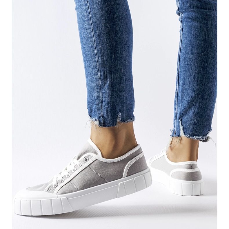 Adidași gri pe o platformă groasă Egidio 1