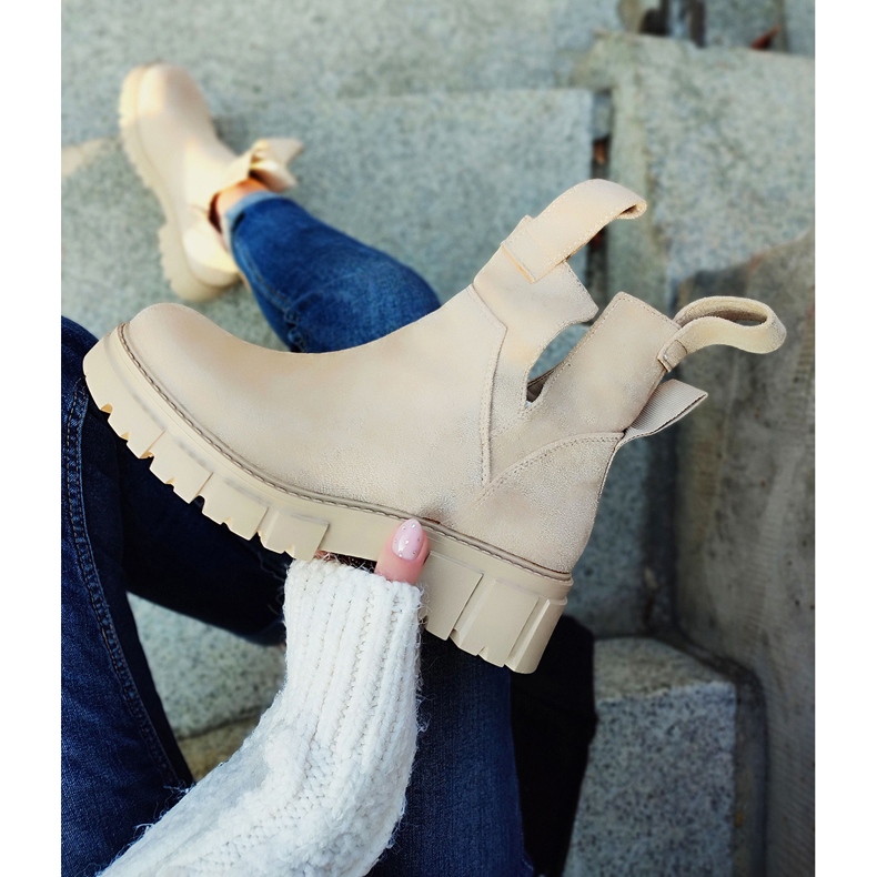 Cizme de dama bej deschis pe platforma 1