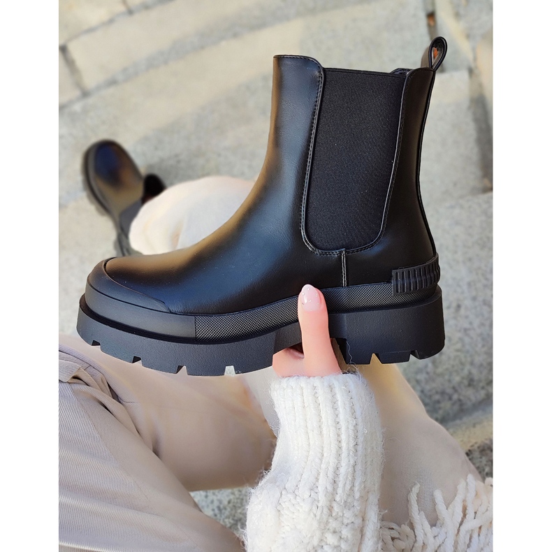 Cizme negre de dama cu talpa neagra negru 2 Cizme negre de dama cu talpa neagra negru 2