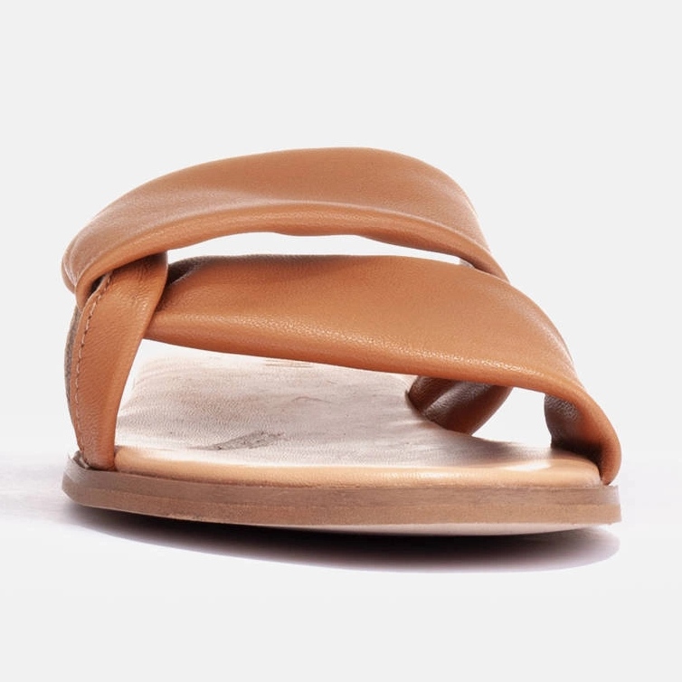 Marco Shoes Flip-flops din piele pe fund plat maro 1 Marco Shoes Flip-flops din piele pe fund plat maro 1