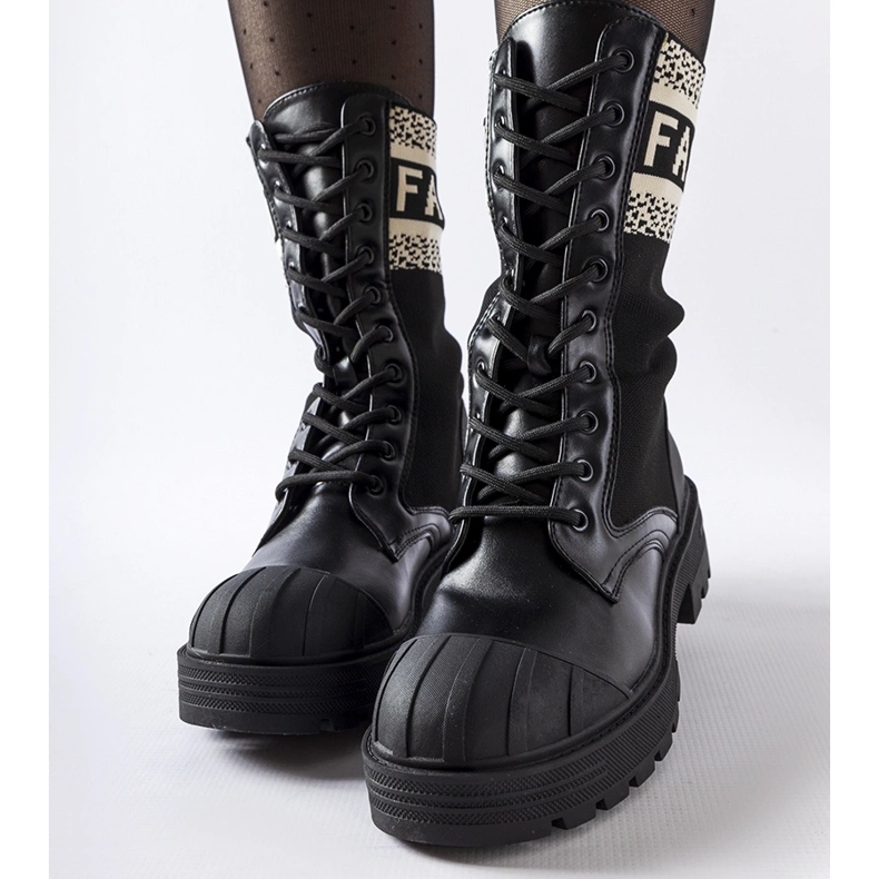 Pantofi negri cu șosete cu inscripția Daria albă negru 1 Pantofi negri cu șosete cu inscripția Daria albă negru 1