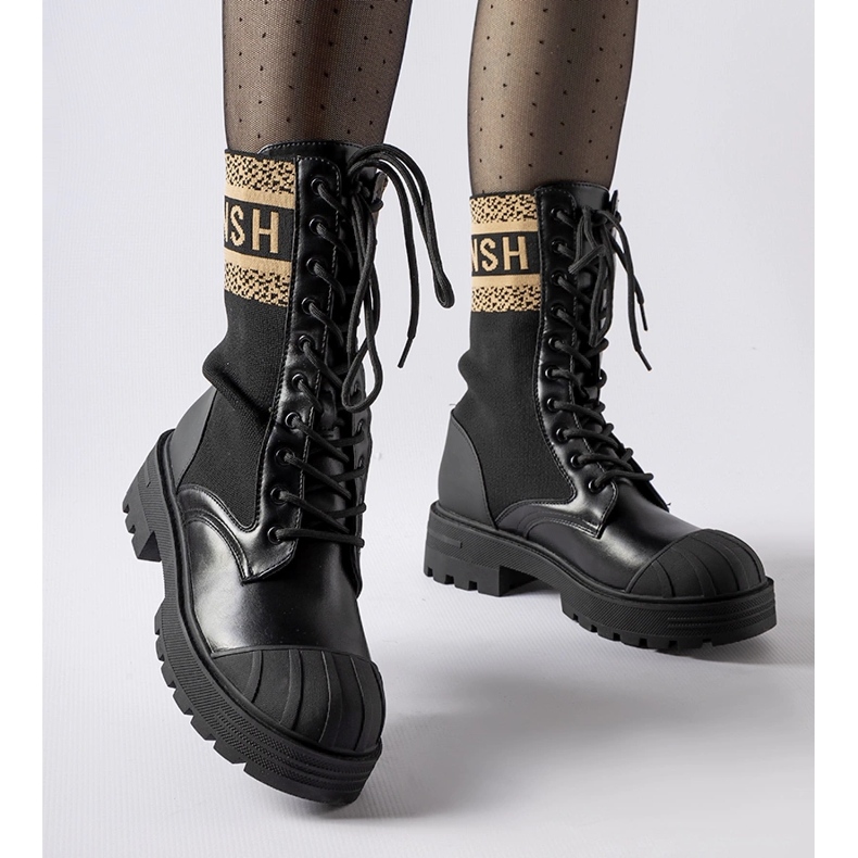 Pantofi negri cu șosete cu inscripția maro Daria negru 1