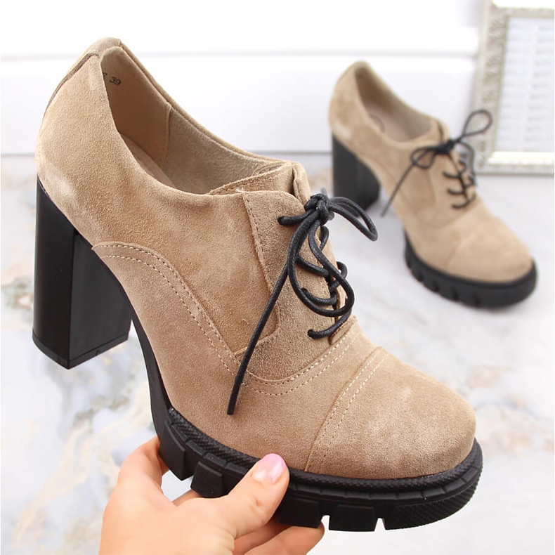 Pantofi de dama din piele intoarsa pe toc inalt si platforma, bej Filippo DP4918 1