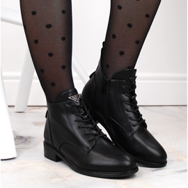 Botine izolate negre cu toc plat de la Filippo DBT4822 negru 7