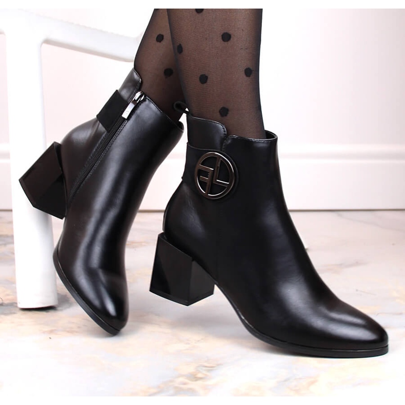 Cizme de dama cu toc inalt decorativ, izolate, negre, Potocki SZ12227 negru 1