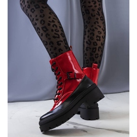 PA1 Capcanii roșii din Norra negru roșu 1