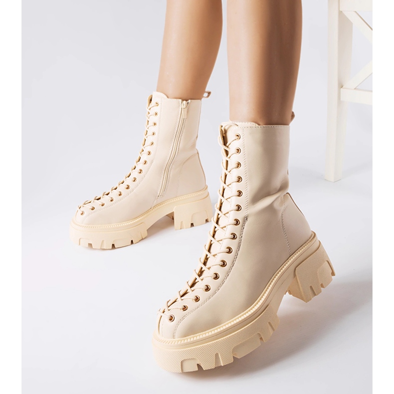 Cizme bovver izolate bej, decorate cu legare Amla 1 Cizme bovver izolate bej, decorate cu legare Amla 1