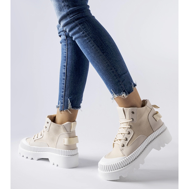 Inna Adidași bej pe o platformă înaltă Grotta 2