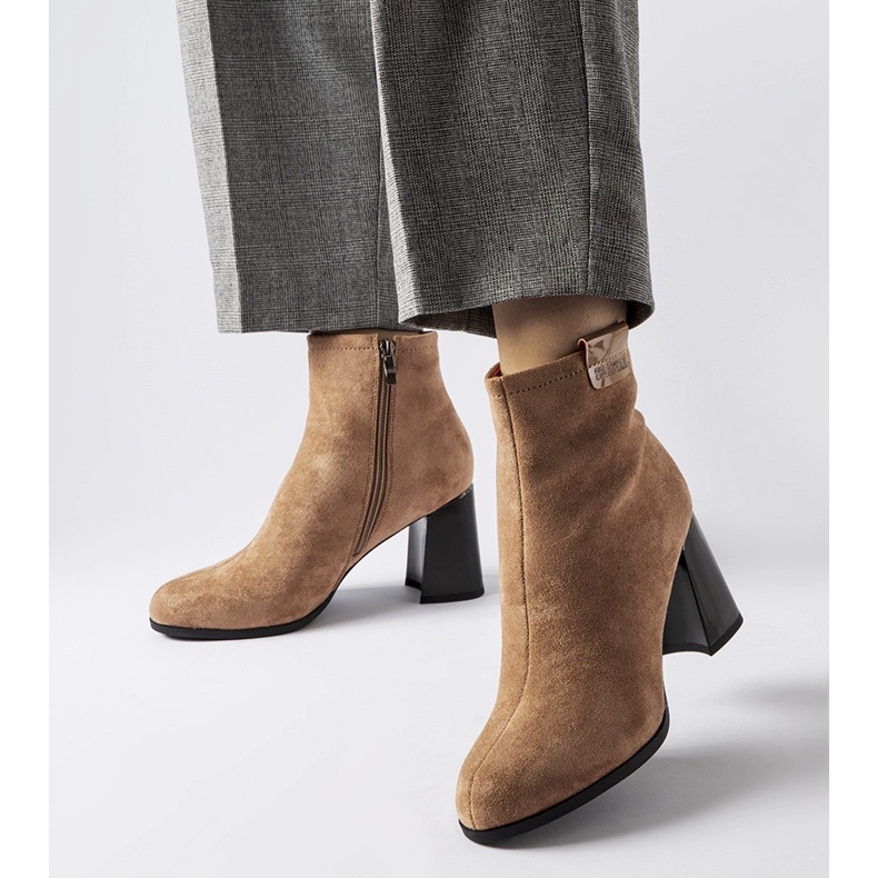 Botine elegante bej de la Serbadone 1