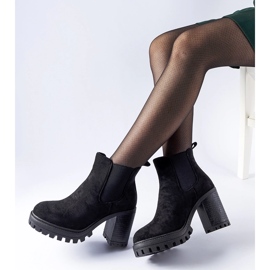 Botine negre pe un toc masiv Montelparo negru 1
