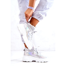 Pantofi sporturi izolați din argint pentru femei 4