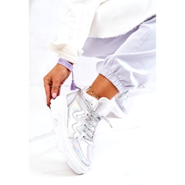 Pantofi sporturi izolați din argint pentru femei 5