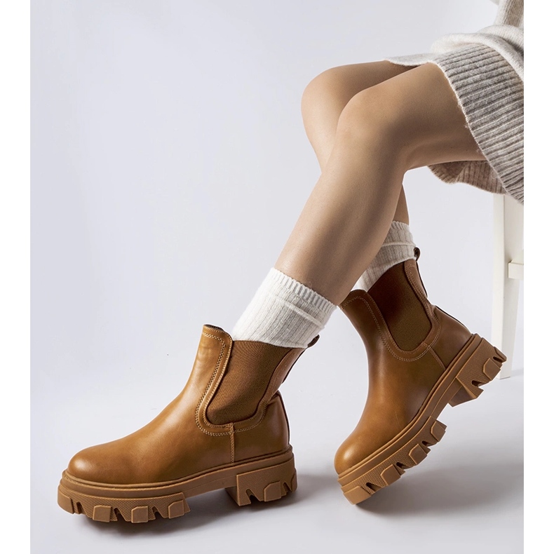 Botine maro, masive, izolate, marca Giulio 1