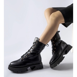 Botine izolate negre cu șireturi de la Aeroporto negru 1