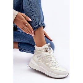 Ghete izolate de damă pe platformă Lee Cooper LCJ-23-44-1983L Alb 1