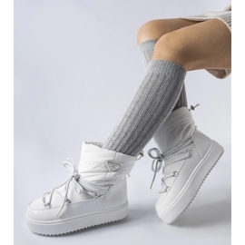 Cizme de zapada izolate albe cu elastic Oslavia 2