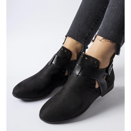 Botine negre ajurate, decoltate de la Lungodora negru 1