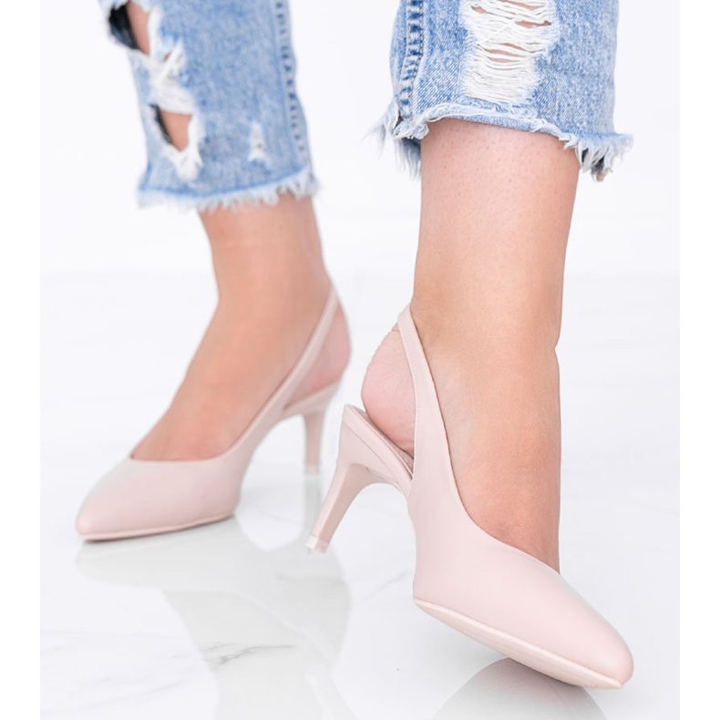 Pompele bej pe un știft de Elen 1