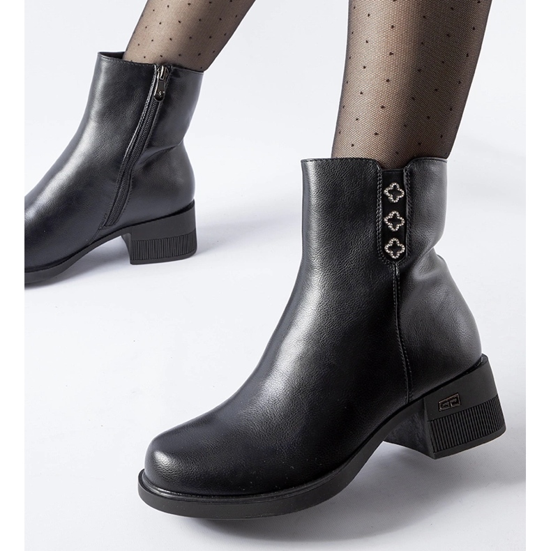 Botine negre izolate cu strasuri Insignia negru 1