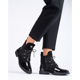 Cizme de dama cu siret cu toc plat negru 1