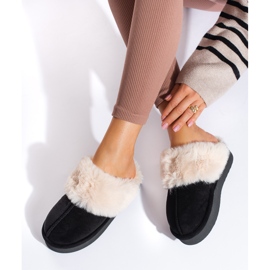 SHELOVET Jucării moi pufoase negre pe o platformă negru 1 SHELOVET Jucării moi pufoase negre pe o platformă negru 1