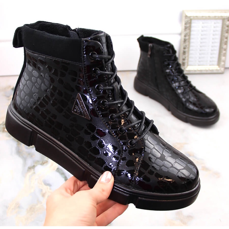 Ghete de dama izolate negre din piele pe platforma de Filippo DBT4767 negru 1