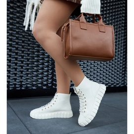 Tenisi lungi din piele bej 1 Tenisi lungi din piele bej 1