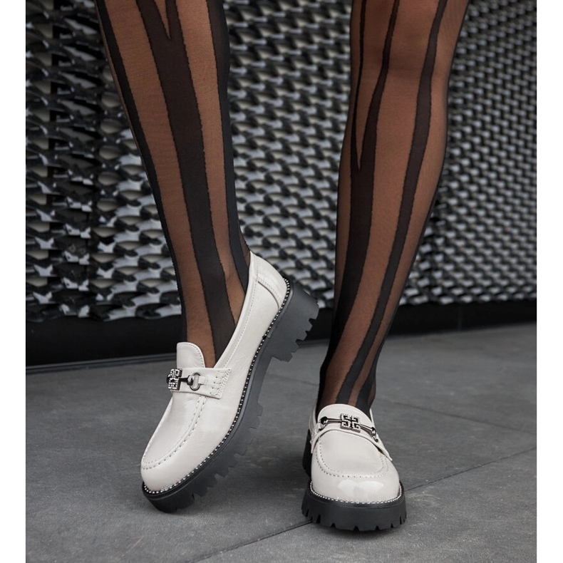 Mocasini gri lacuiti cu strasuri 1 Mocasini gri lacuiti cu strasuri 1