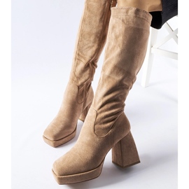 Cizme calde bej pe un toc masiv Fantino 1 Cizme calde bej pe un toc masiv Fantino 1