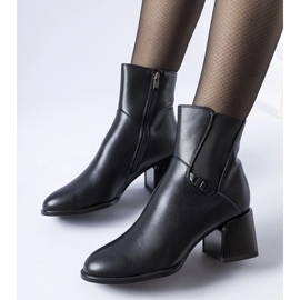 Botine Collobiano izolate negre negru 1