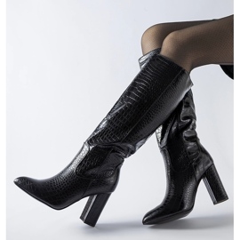 Cizme negre cu relief Facino pe călcâi negru 1