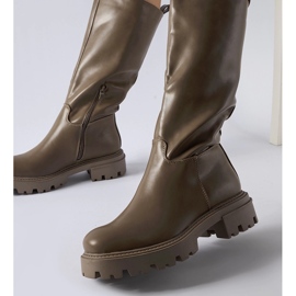 Cizme plate izolate maro de la Meana 1