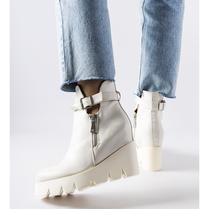 Botine albe Sherri cu pană 1