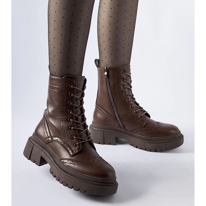 Cizme maro decorate cu cusături Nicla 1