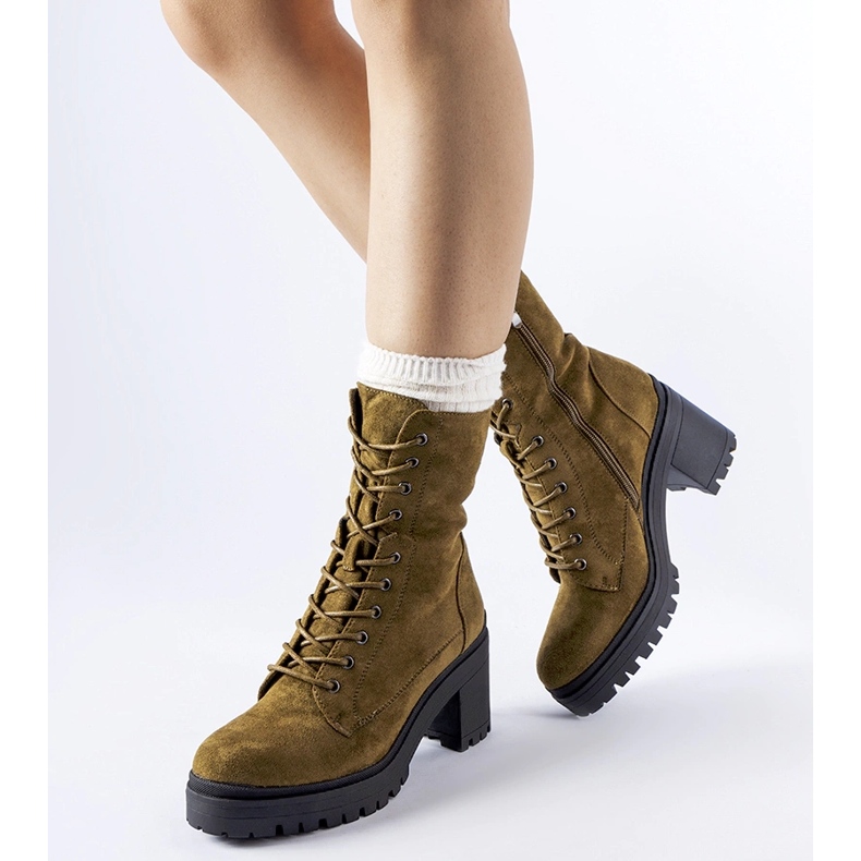 Cizme izolate verzi cu toc jos de la Cotti verde 1 Cizme izolate verzi cu toc jos de la Cotti verde 1