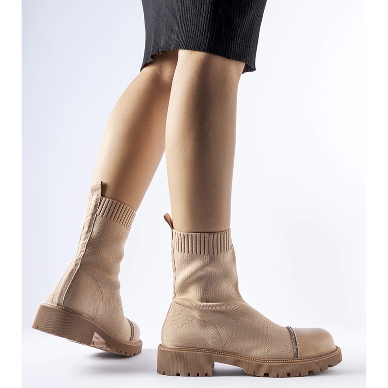 Botine maro șosete cu strasuri de la Vail 1 Botine maro șosete cu strasuri de la Vail 1