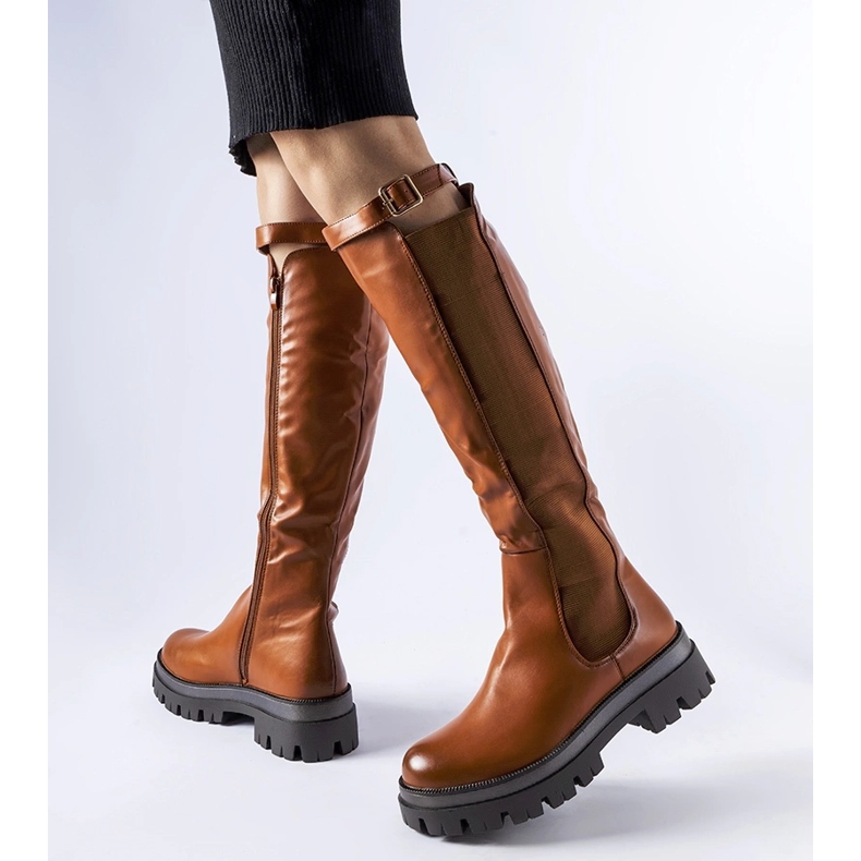 Cizme maro masive decorate cu o curea Stuart 1