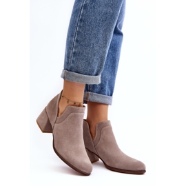 Botine din piele intoarsa cu tocuri inalte decupate, Dalros Bej Deschis 2 Botine din piele intoarsa cu tocuri inalte decupate, Dalros Bej Deschis 2