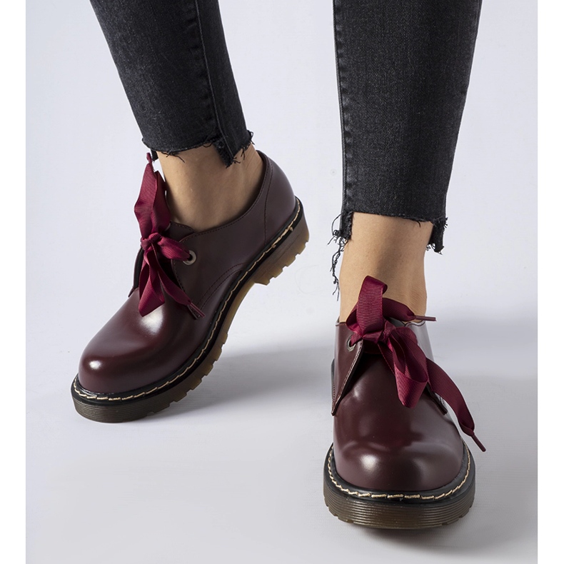 Pantofi maro cu fundita decorativa de la Rodriguez roșu 2