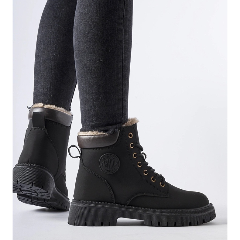 Cizme Medole izolate negre negru 1