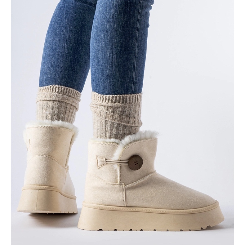 Cizme de zăpadă izolate bej cu nasture Ronco 1