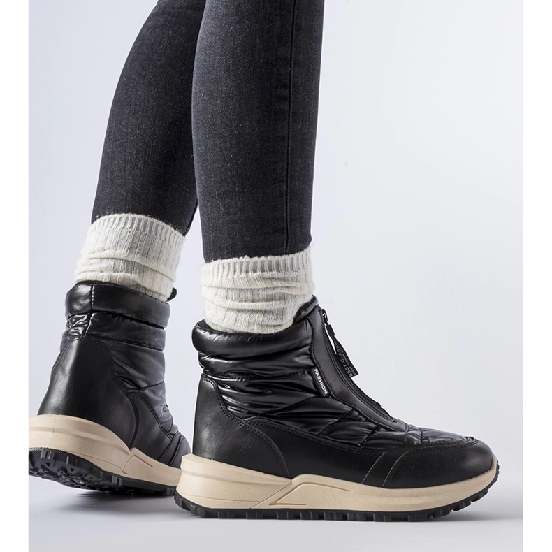 Cizme de zapada izolate negre Ritter cu fermoar negru 1