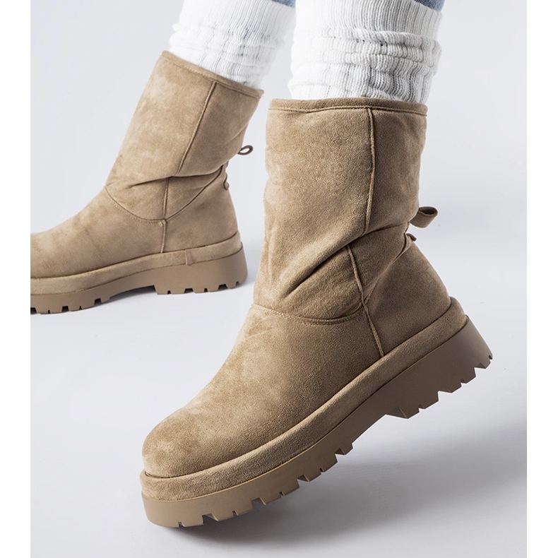 Cizme izolate maro cu talpă masivă Flavia 1 Cizme izolate maro cu talpă masivă Flavia 1