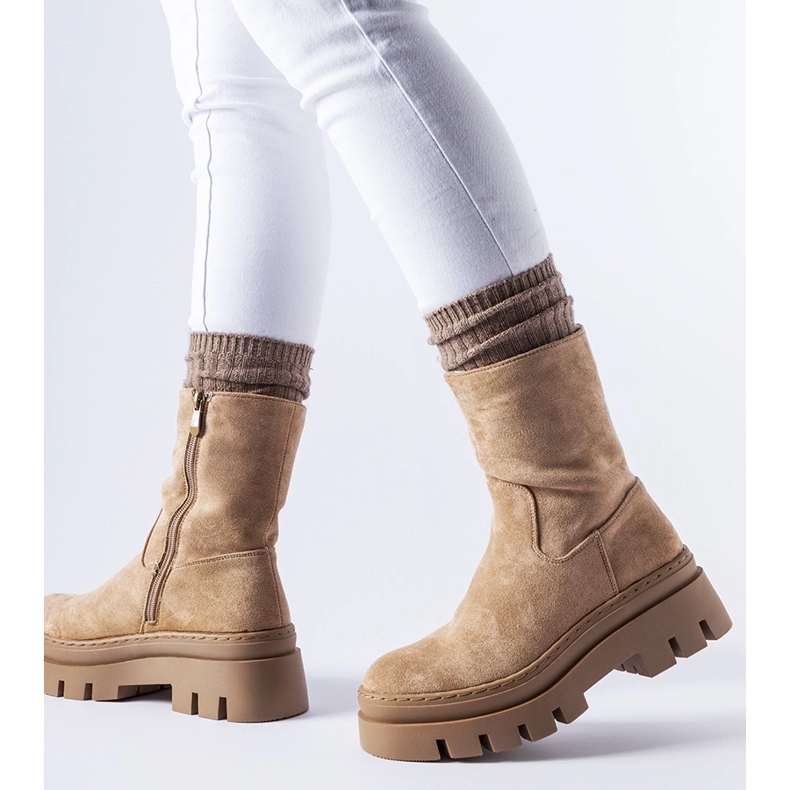 Botine izolate maro cu platformă Umber masivă 1