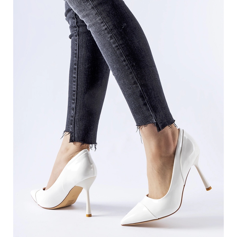 Stilete inferioare lacuite albe 1