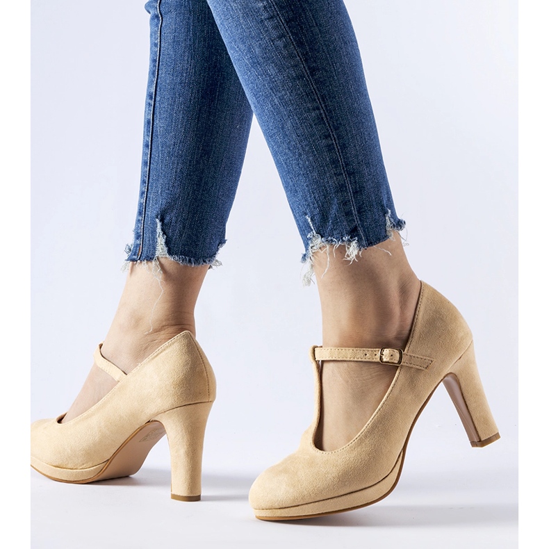 Pompe cu toc bej de la LaCaille 1