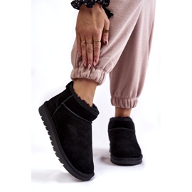 Cizme de zăpadă izolate cu piele de căprioară feminină negru 1