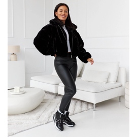 Cizme de zapada sport izolate Diadora negre negru 1