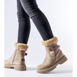 Cizme izolate maro cu blana de la Odetta 1 Cizme izolate maro cu blana de la Odetta 1