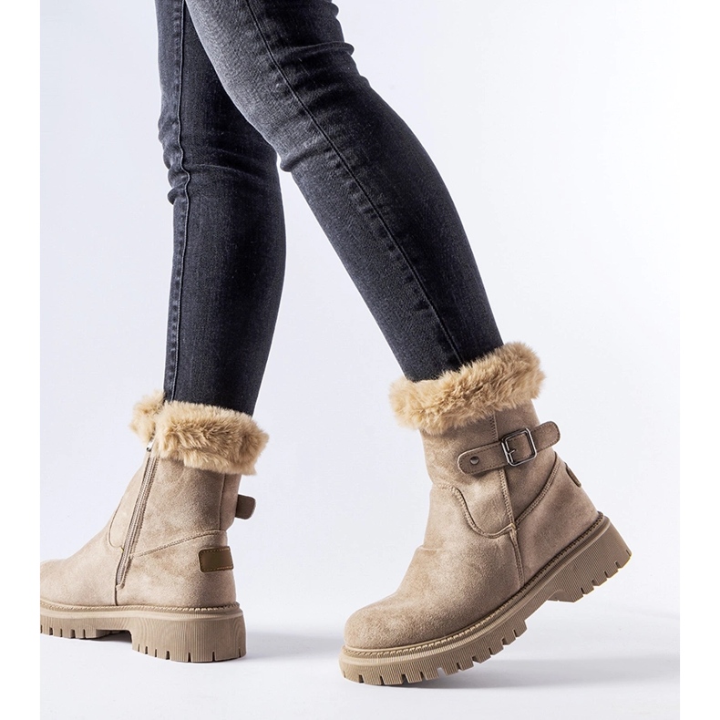 Cizme izolate maro cu blana de la Odetta 1